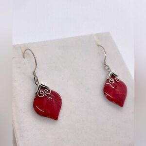 Vtg Sterling & Red Coral Slice Teardrop Filigree Scroll Hook Earrings | 1.5”